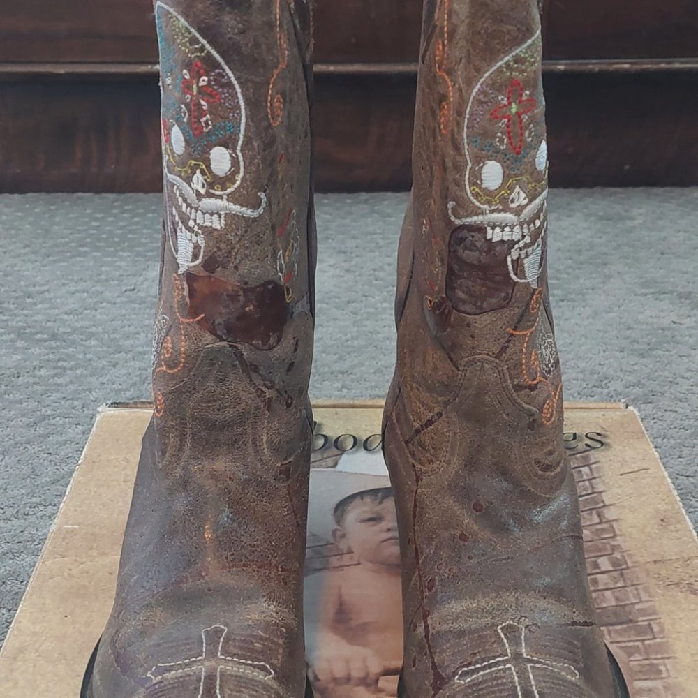 Boots - Picture 4 of 6